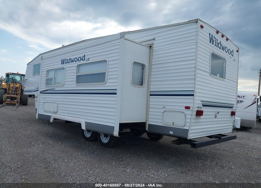 2005 FOREST RIVER WILDWOOD LE 28BHSS VIN: 4X4FWDD285R333734