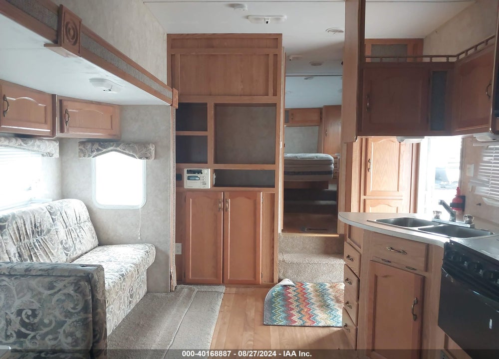 2005 FOREST RIVER WILDWOOD LE 28BHSS VIN: 4X4FWDD285R333734