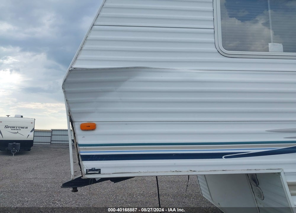 2005 FOREST RIVER WILDWOOD LE 28BHSS VIN: 4X4FWDD285R333734