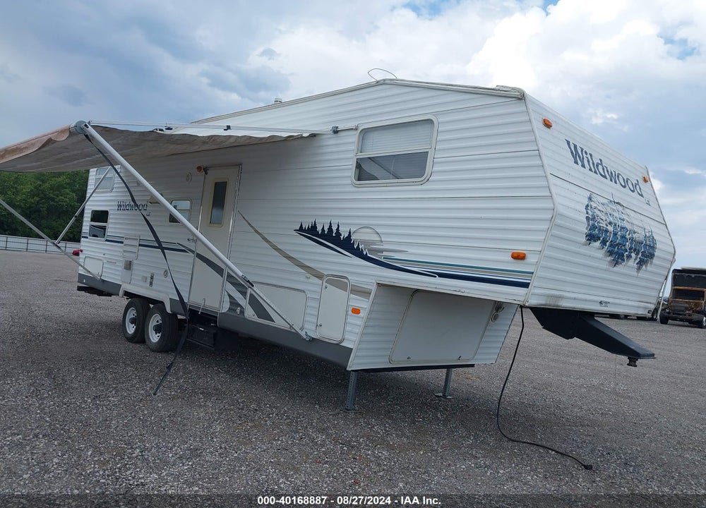 2005 FOREST RIVER WILDWOOD LE 28BHSS VIN: 4X4FWDD285R333734