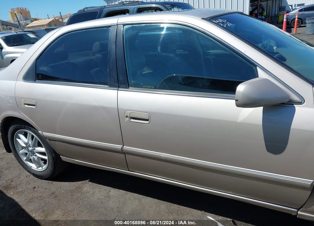 2001 TOYOTA CAMRY XLE VIN: 4T1BF28K11U119769