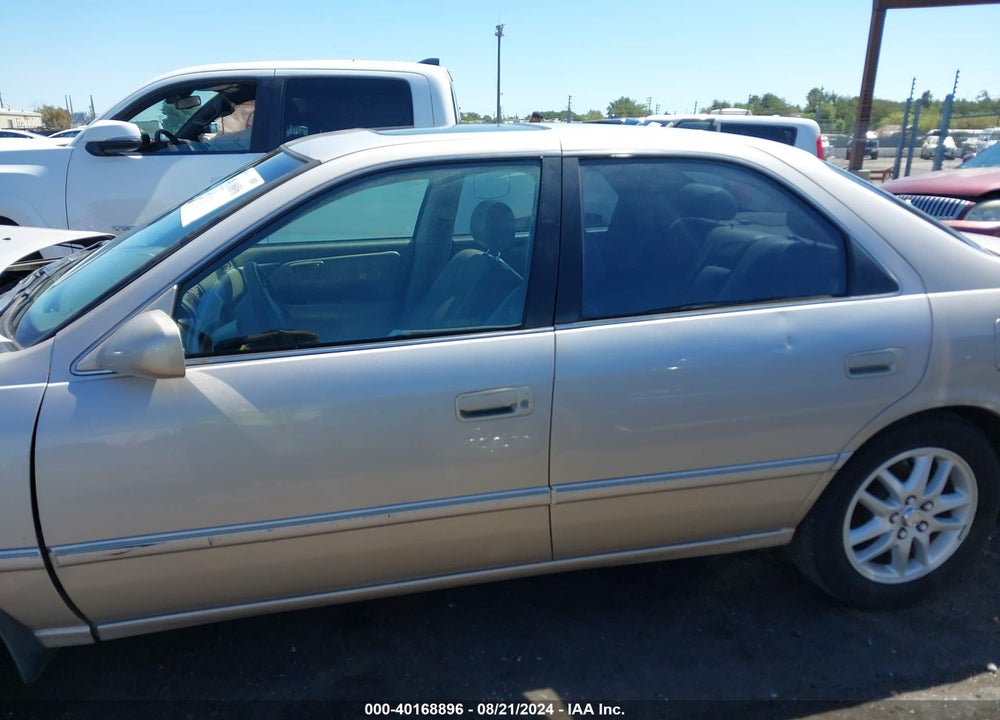 2001 TOYOTA CAMRY XLE VIN: 4T1BF28K11U119769