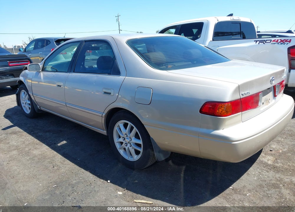 2001 TOYOTA CAMRY XLE VIN: 4T1BF28K11U119769