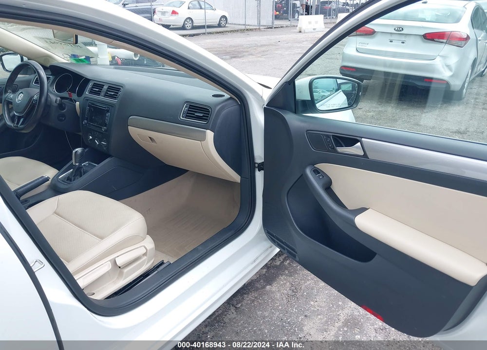 2015 VOLKSWAGEN JETTA 1.8T SE VIN: 3VWD07AJ4FM418534