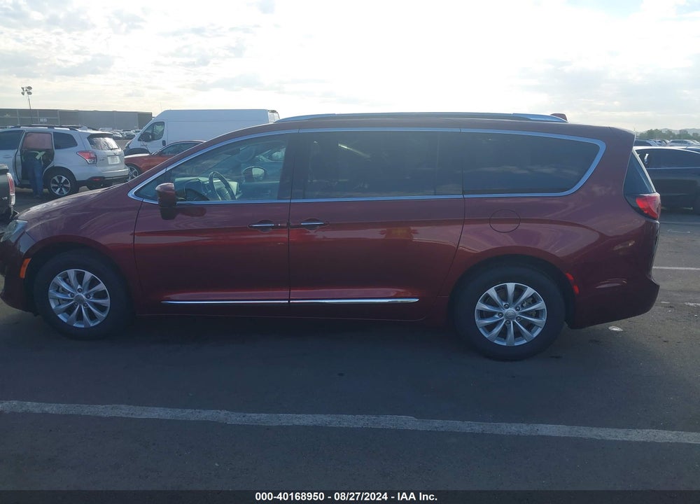 2019 CHRYSLER PACIFICA TOURING L VIN: 2C4RC1BG6KR666173