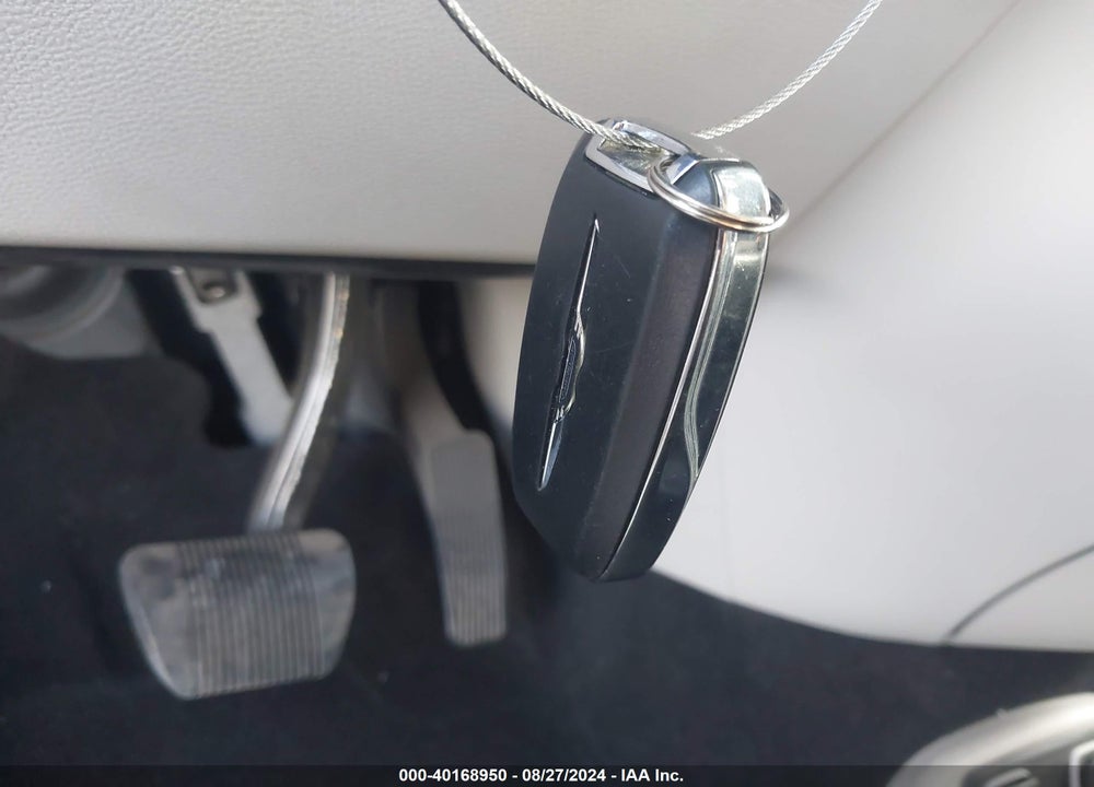 2019 CHRYSLER PACIFICA TOURING L VIN: 2C4RC1BG6KR666173