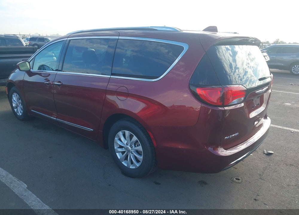 2019 CHRYSLER PACIFICA TOURING L VIN: 2C4RC1BG6KR666173