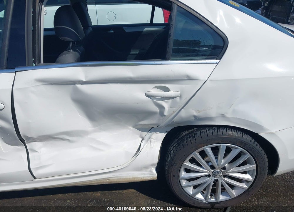 2012 VOLKSWAGEN JETTA 2.5L SEL VIN: 3VWLX7AJ7CM360356