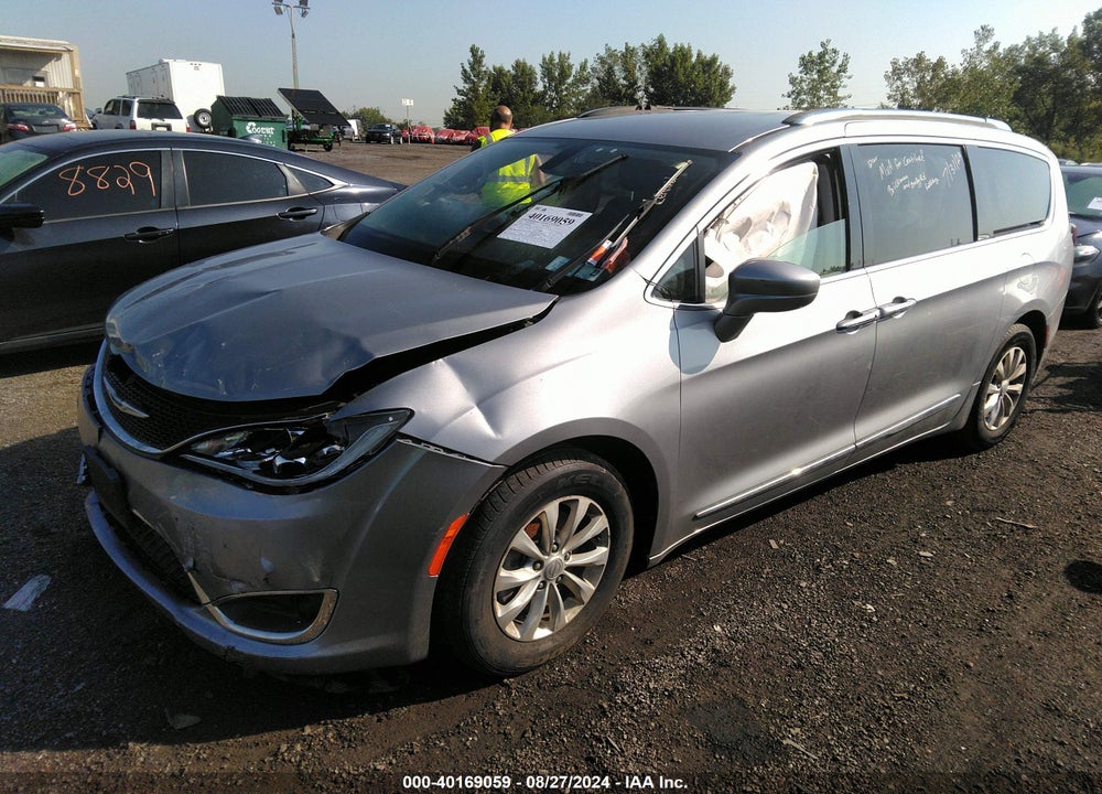 2018 CHRYSLER PACIFICA TOURING L PLUS VIN: 2C4RC1EG9JR236258