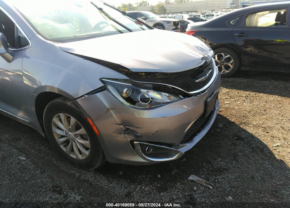 2018 CHRYSLER PACIFICA TOURING L PLUS VIN: 2C4RC1EG9JR236258