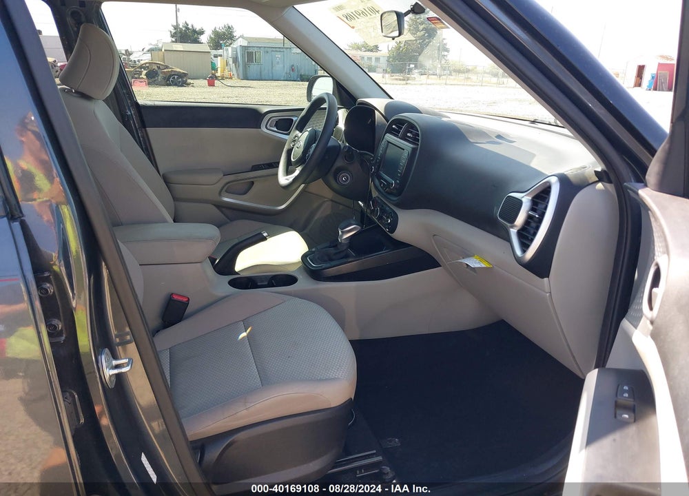 2020 KIA SOUL LX VIN: KNDJ23AUXL7100989