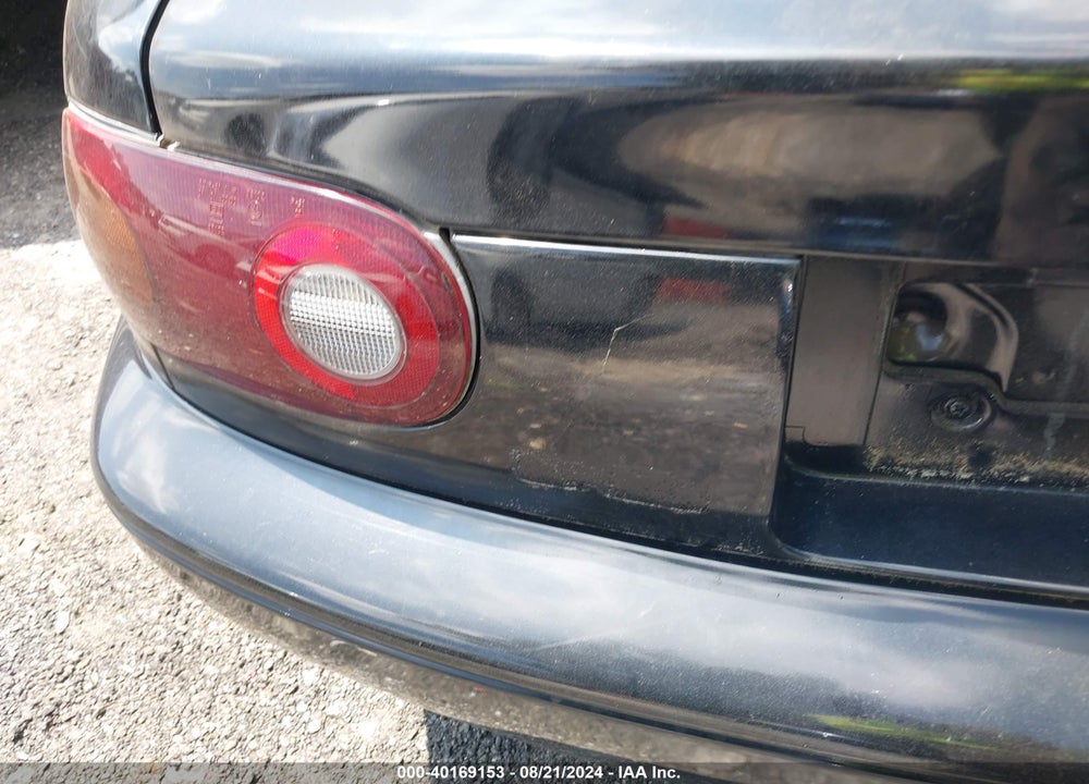 1996 MAZDA MX-5 MIATA VIN: JM1NA353XT0717811