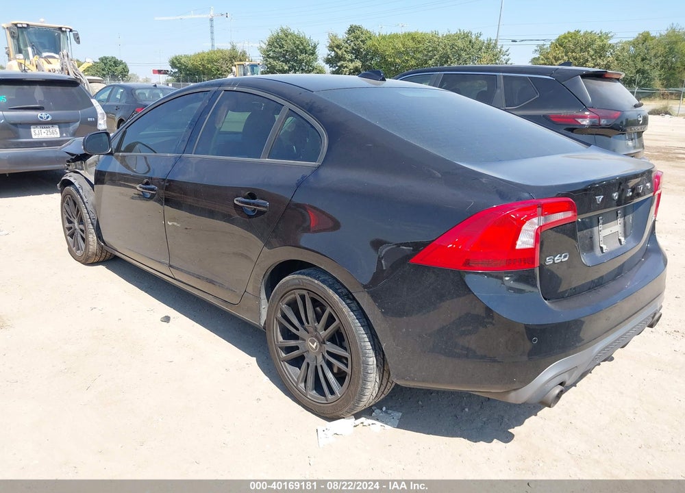 2018 VOLVO S60 T5 DYNAMIC VIN: YV126MFL4J2451514