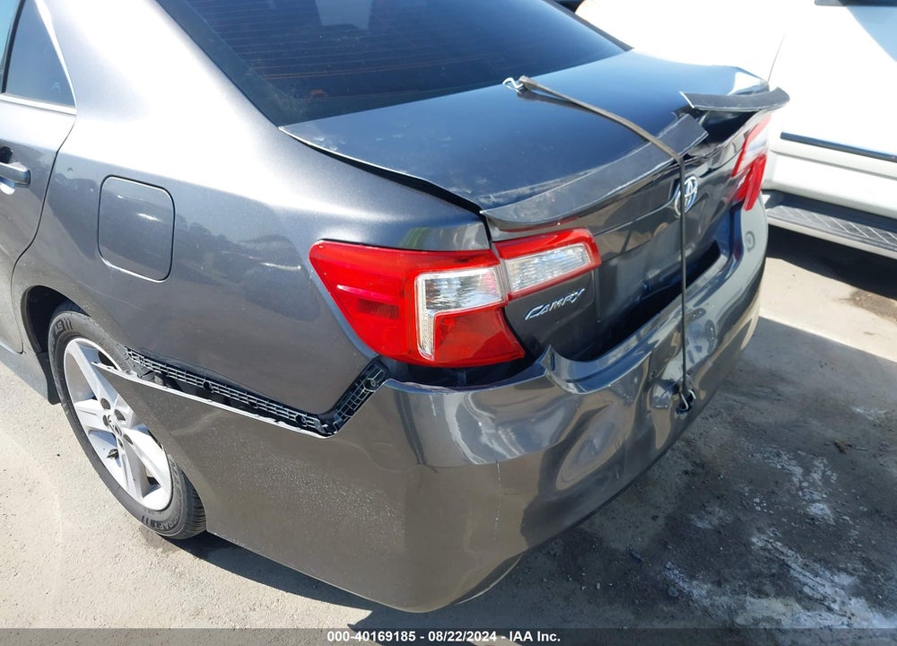 2013 TOYOTA CAMRY SE VIN: 4T1BF1FK8DU670752