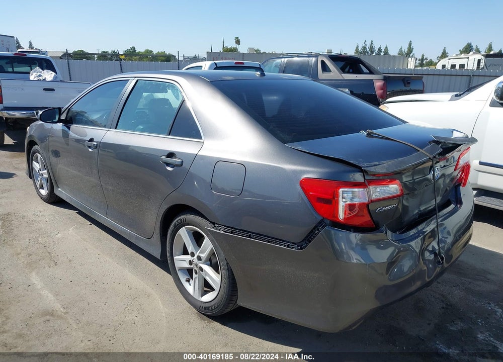 2013 TOYOTA CAMRY SE VIN: 4T1BF1FK8DU670752