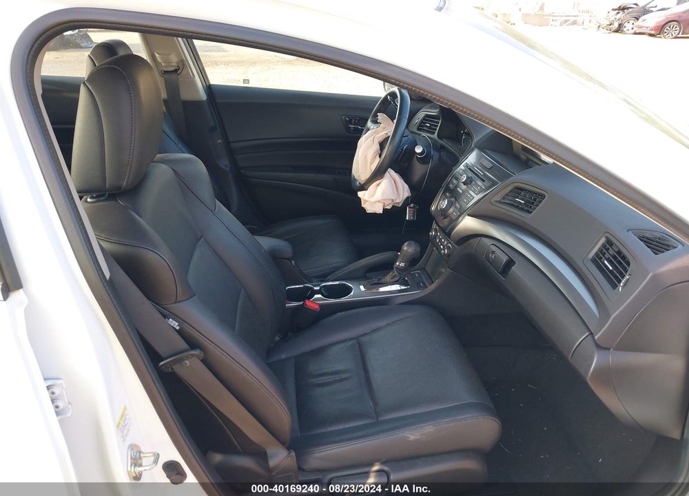 2015 ACURA ILX 2.0L VIN: 19VDE1F32FE008636