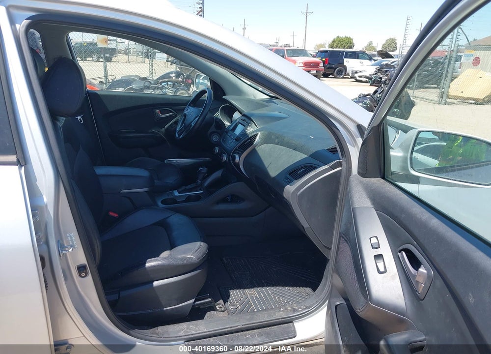 2014 HYUNDAI TUCSON SE VIN: KM8JU3AG1EU829399
