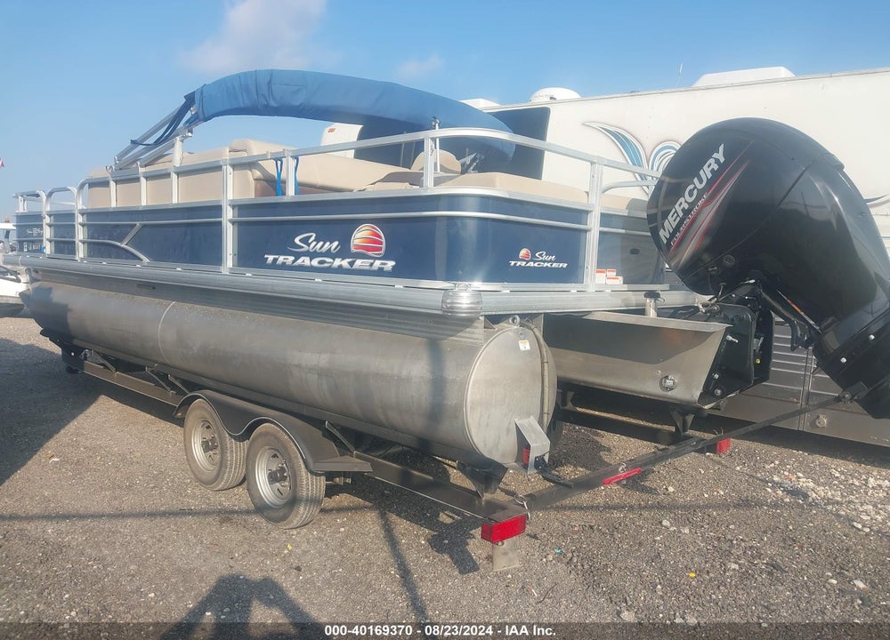 2019 SUNTRACKER FB22BLX VIN: BUJ95087J819