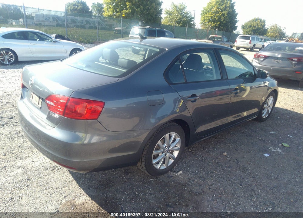 2011 VOLKSWAGEN JETTA 2.5L SE VIN: 3VWDZ7AJ7BM377624