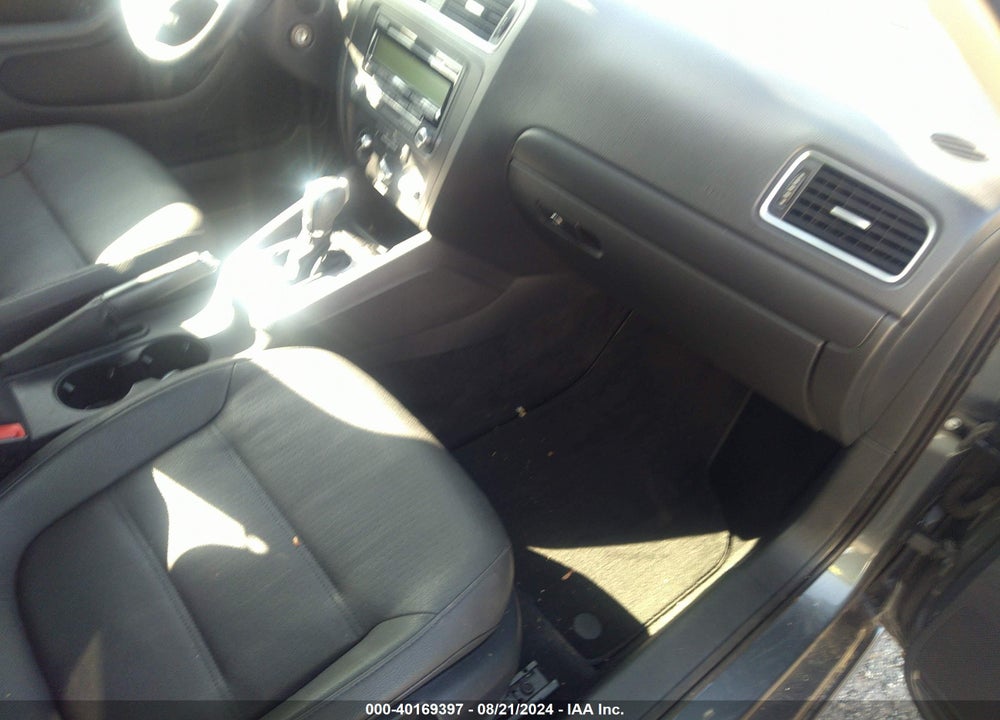 2011 VOLKSWAGEN JETTA 2.5L SE VIN: 3VWDZ7AJ7BM377624