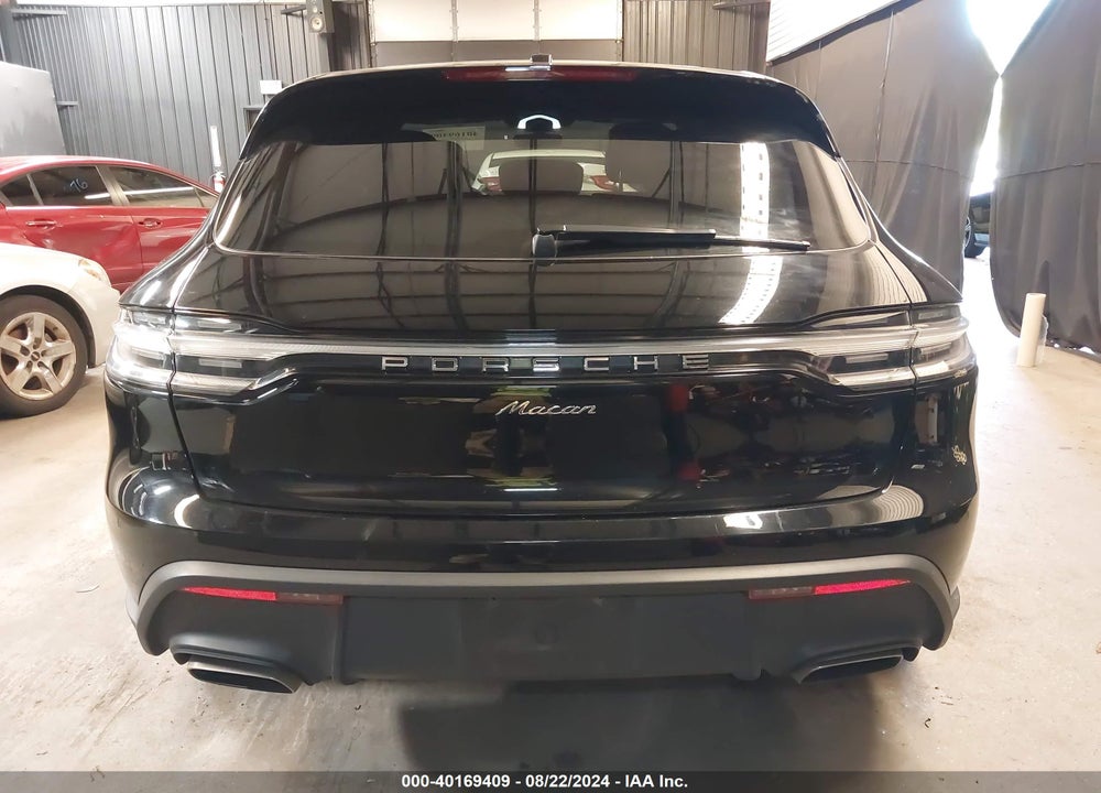 2022 PORSCHE MACAN VIN: WP1AA2A53NLB00802