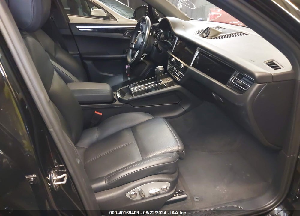 2022 PORSCHE MACAN VIN: WP1AA2A53NLB00802