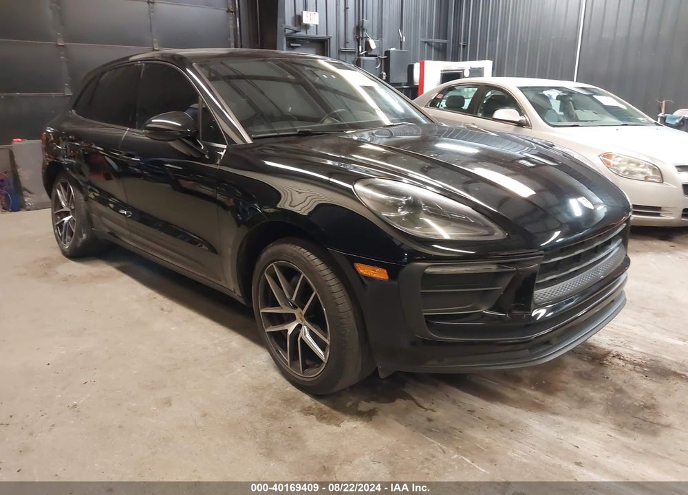 2022 PORSCHE MACAN VIN: WP1AA2A53NLB00802