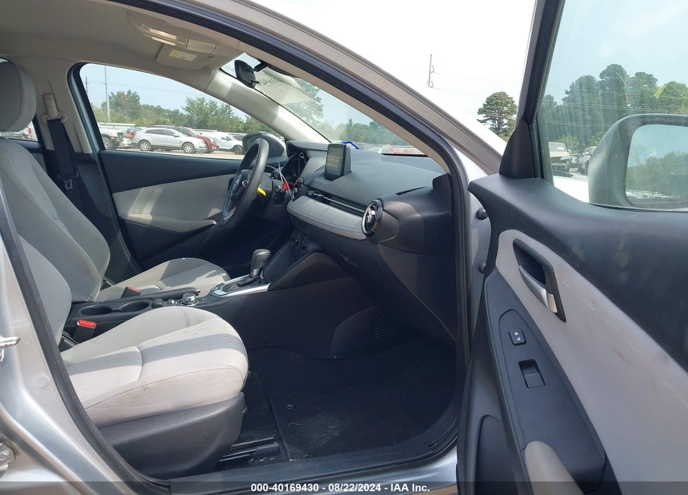 2019 TOYOTA YARIS LE VIN: 3MYDLBYV0KY507186