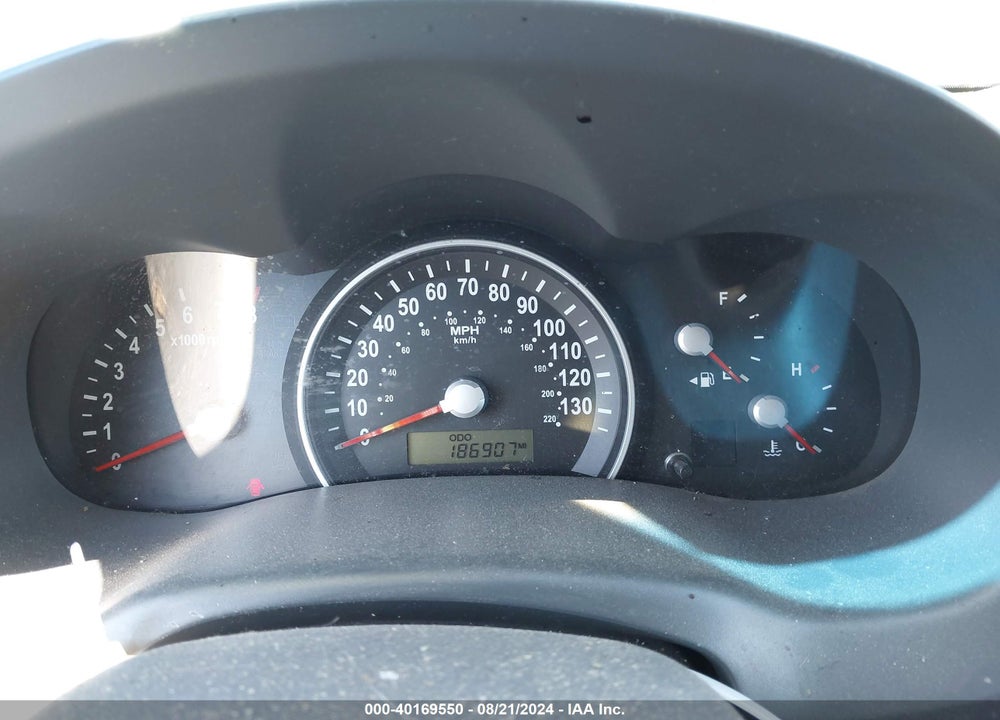 2008 KIA SEDONA LX VIN: KNDMB233X86263683