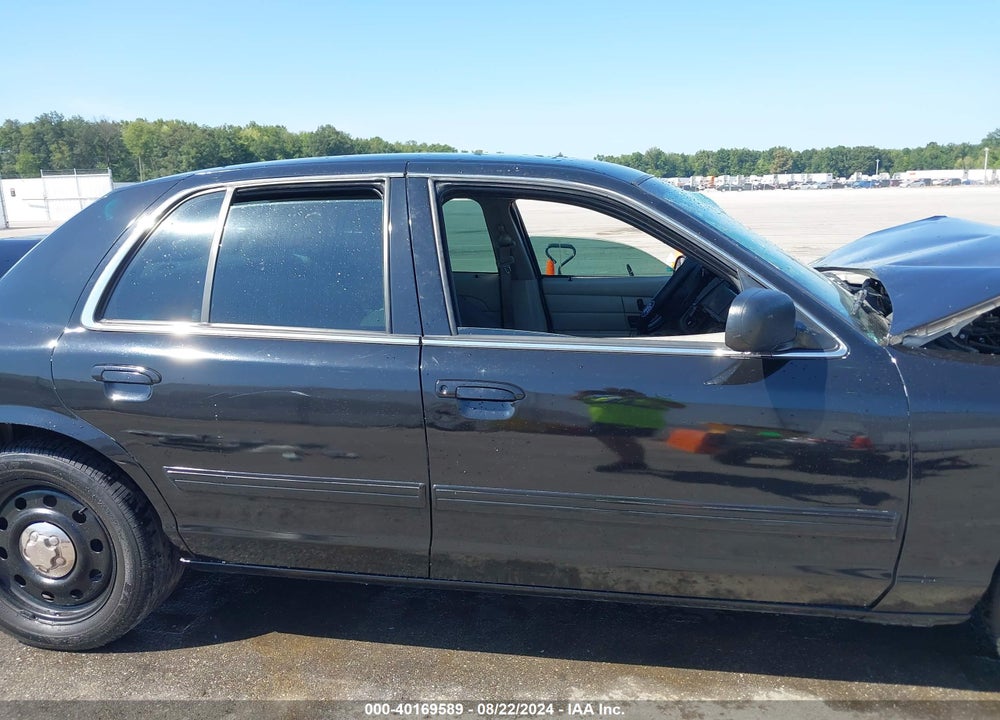 2011 FORD CROWN VICTORIA POLICE INTERCEPTOR VIN: 2FABP7BV0BX157155