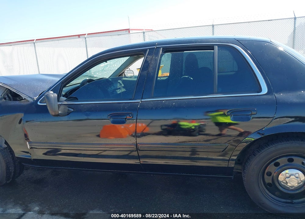 2011 FORD CROWN VICTORIA POLICE INTERCEPTOR VIN: 2FABP7BV0BX157155