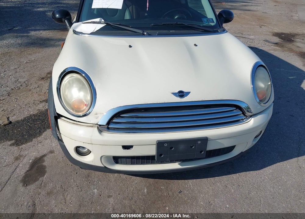 2010 MINI COOPER VIN: WMWMF3C52ATU77728