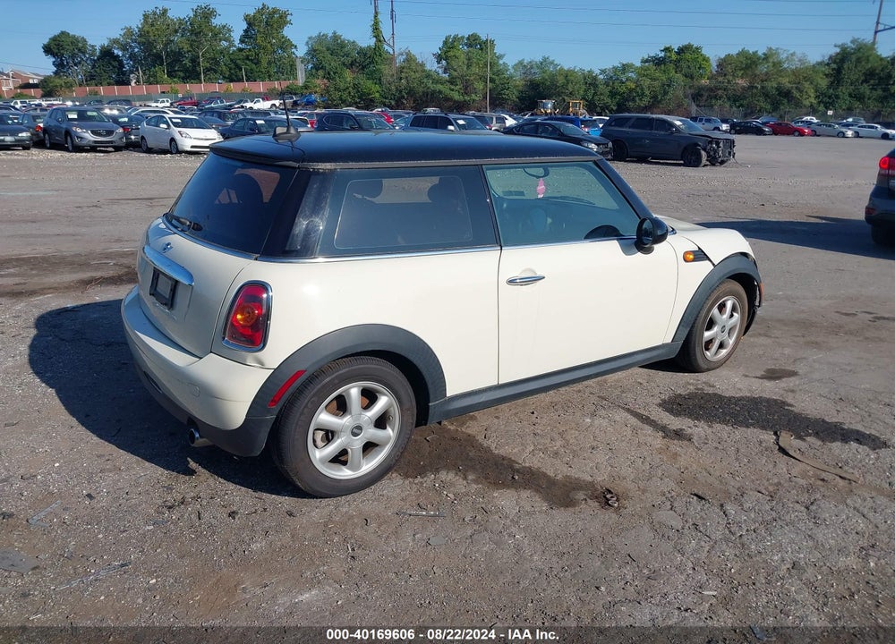 2010 MINI COOPER VIN: WMWMF3C52ATU77728