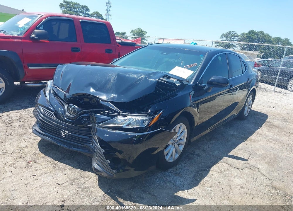 2018 TOYOTA CAMRY LE VIN: 4T1B11HK4JU588704