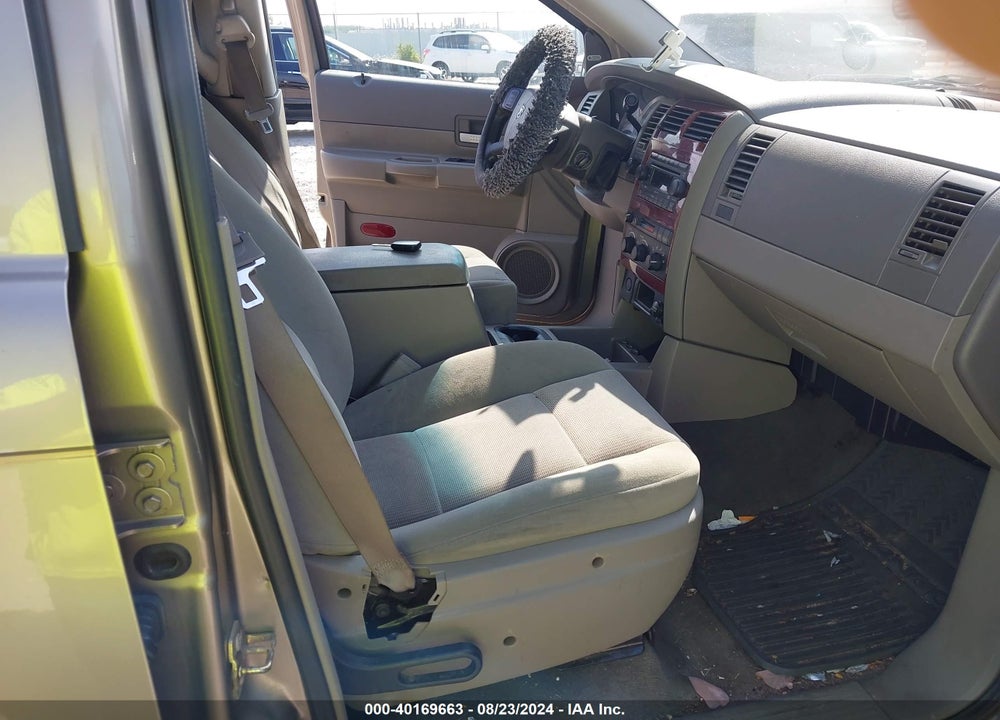 2005 DODGE DURANGO SLT VIN: 1D4HB48N85F571845