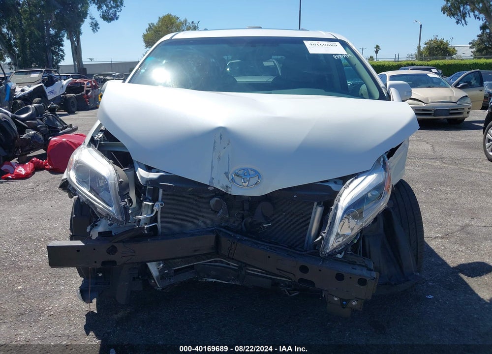 2017 TOYOTA SIENNA LIMITED 7 PASSENGER VIN: 5TDYZ3DC1HS878592