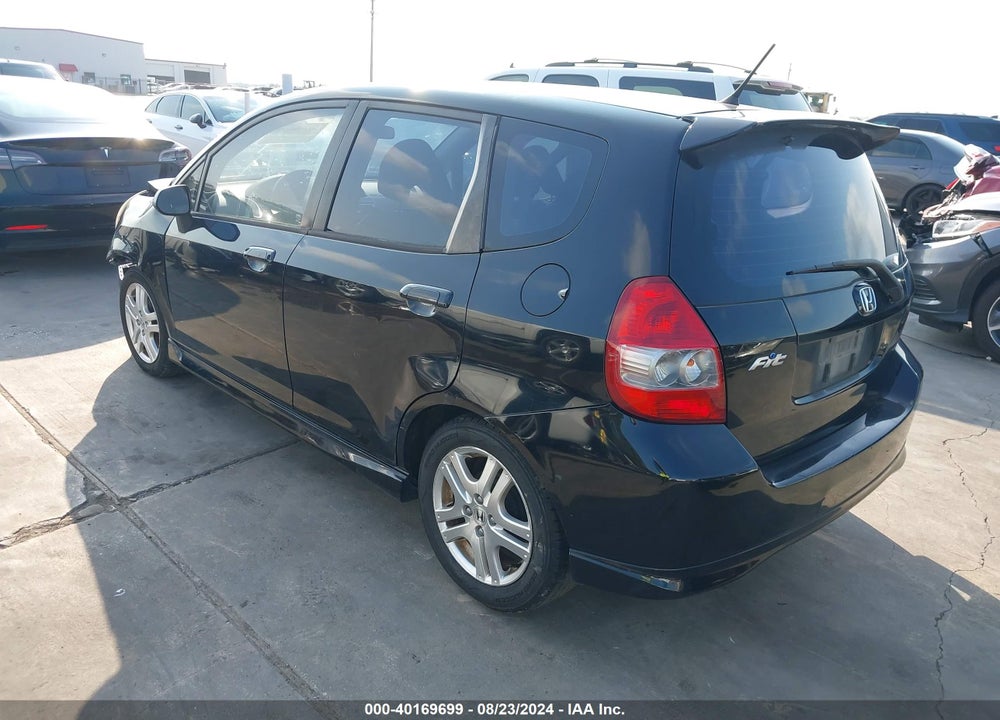 2007 HONDA FIT VIN: JHMGD38667S027682