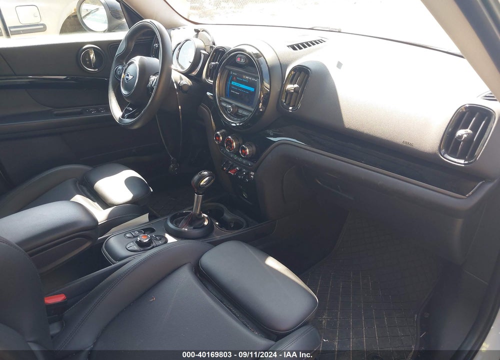 2019 MINI COUNTRYMAN COOPER S VIN: WMZYT5C55K3G93120