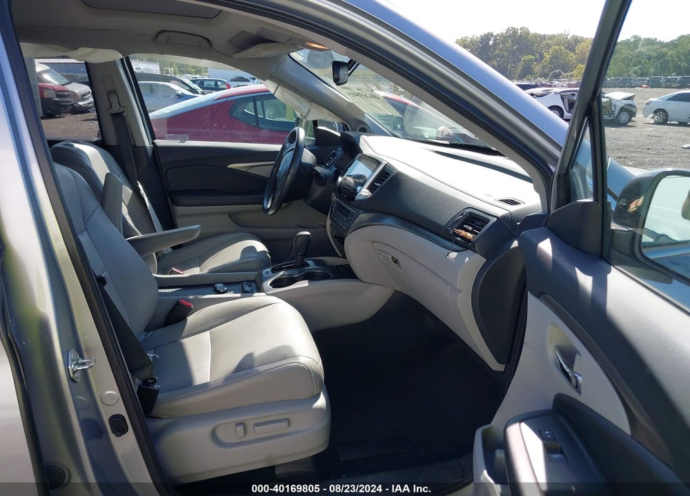 2017 HONDA PILOT EX-L VIN: 5FNYF6H68HB065639