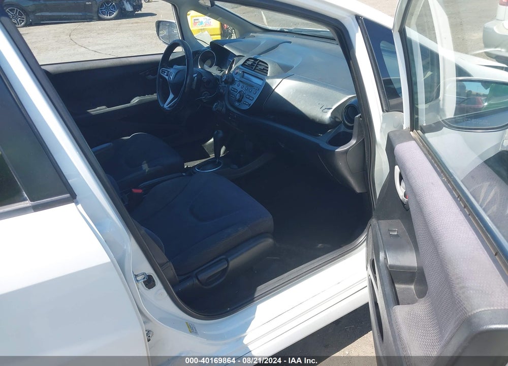 2013 HONDA FIT SPORT VIN: JHMGE8H58DC007411