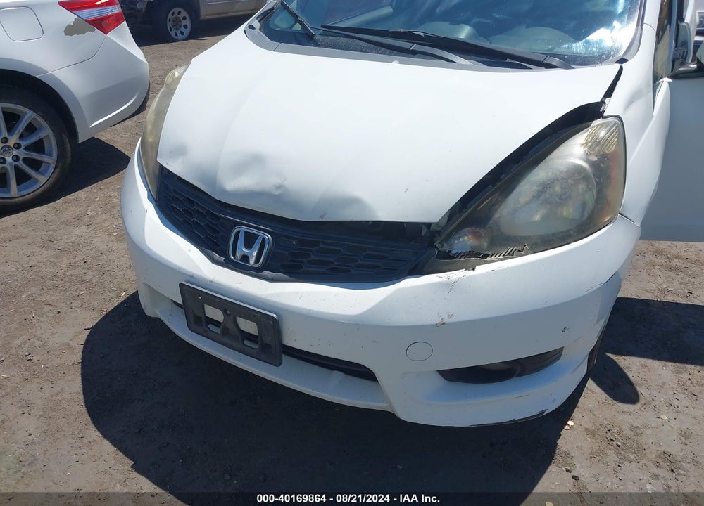 2013 HONDA FIT SPORT VIN: JHMGE8H58DC007411