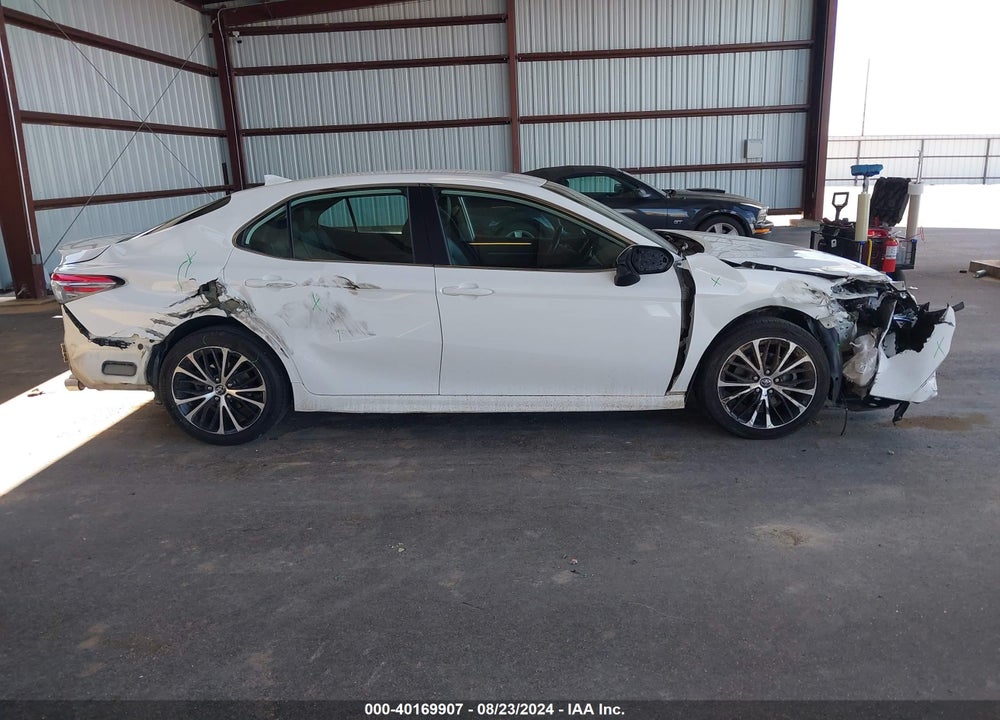 2019 TOYOTA CAMRY SE VIN: 4T1B11HK2KU743610