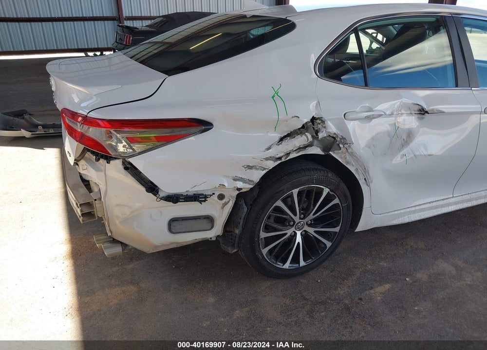 2019 TOYOTA CAMRY SE VIN: 4T1B11HK2KU743610