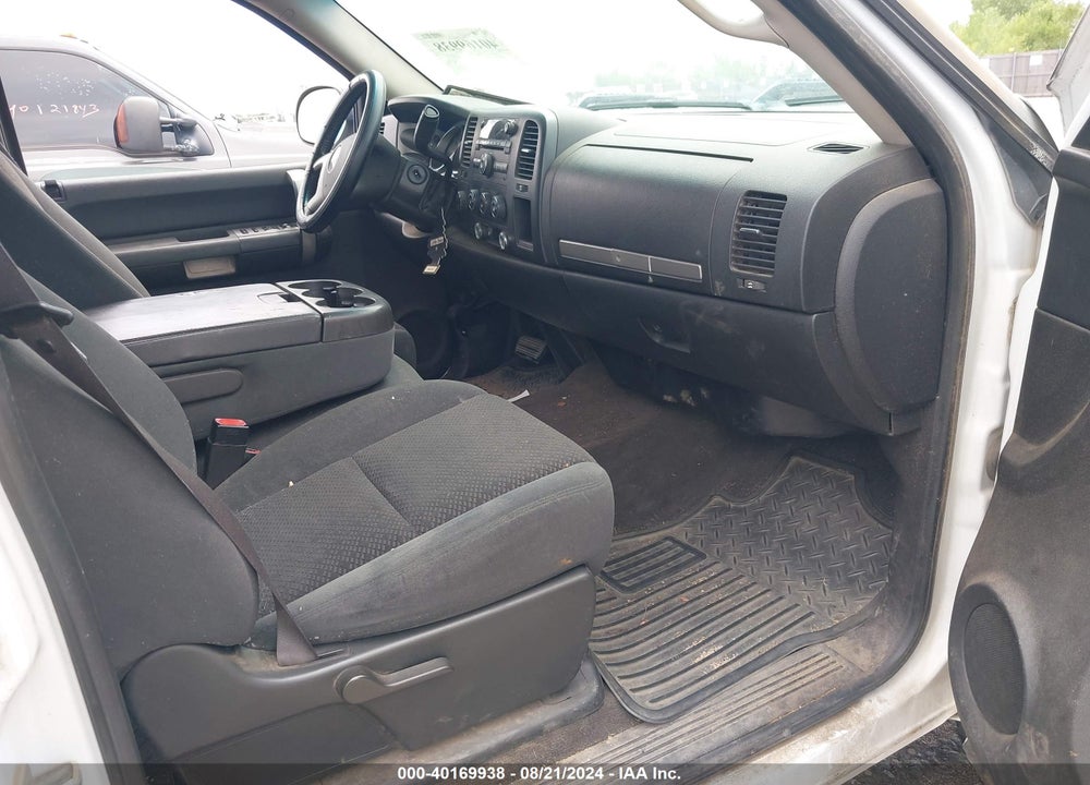 2008 CHEVROLET SILVERADO 1500 LT1 VIN: 3GCEK133X8G127406