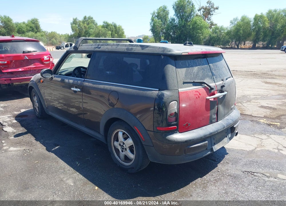 2011 MINI COOPER CLUBMAN VIN: WMWZF3C54BT187644