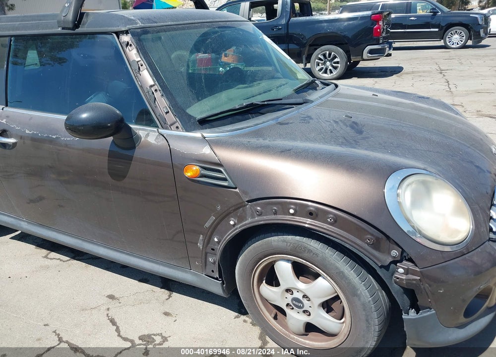 2011 MINI COOPER CLUBMAN VIN: WMWZF3C54BT187644