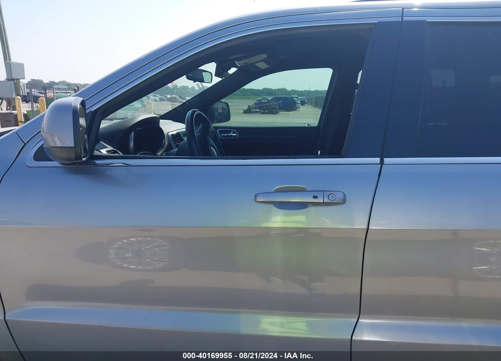 2018 JEEP GRAND CHEROKEE LAREDO 4X2 VIN: 1C4RJEAG8JC182205