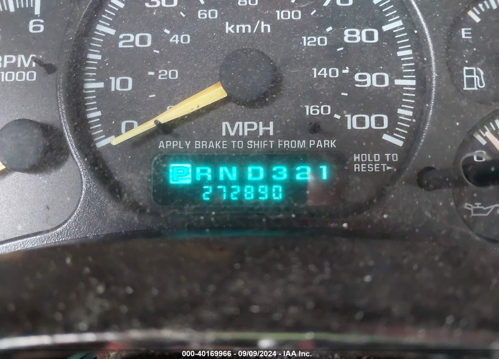 2000 GMC YUKON XL 1500 SLE VIN: 3GKEC16T3YG104112