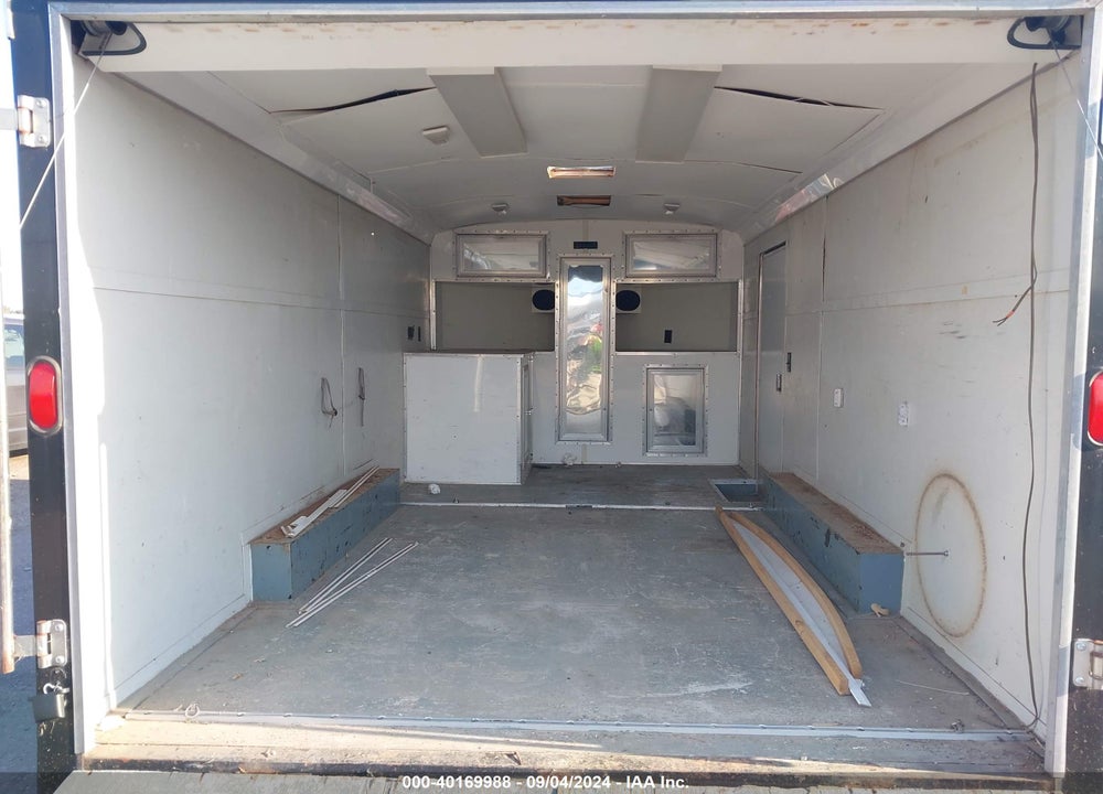 2007 INTR 8X16 VIN: 1UK500G2271061699