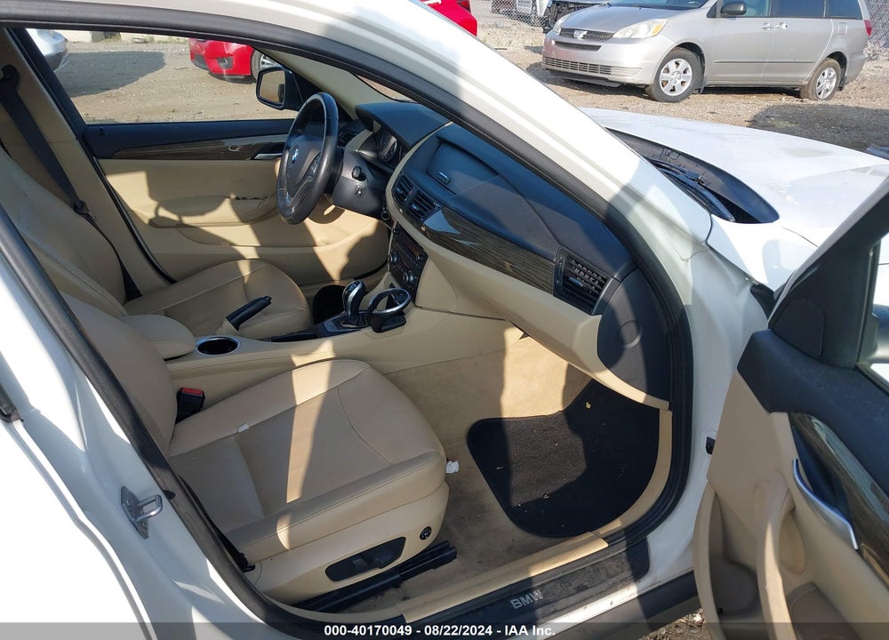 2013 BMW X1 XDRIVE28I VIN: WBAVL1C50DVR85898
